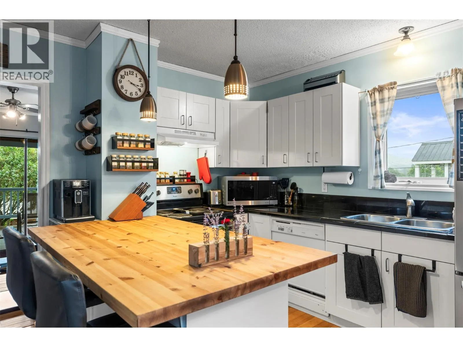 728 Mill Avenue