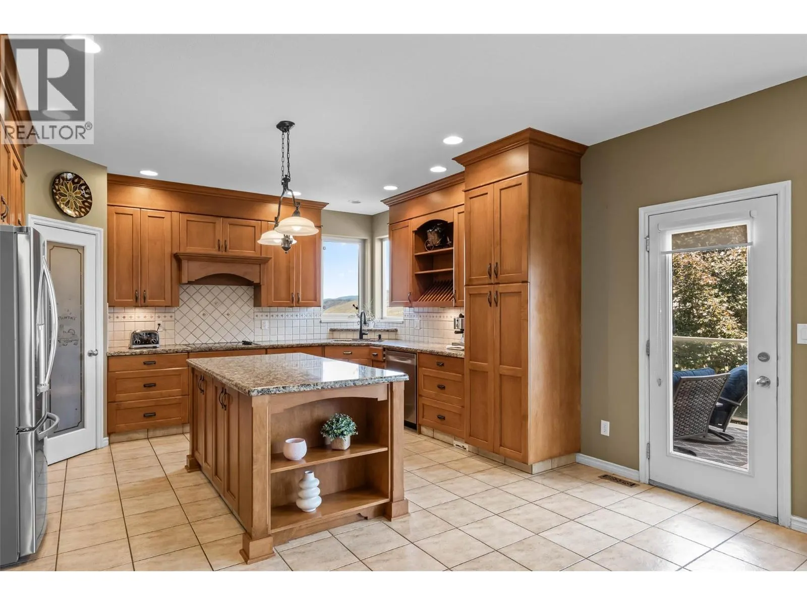 877 QUAIL Drive