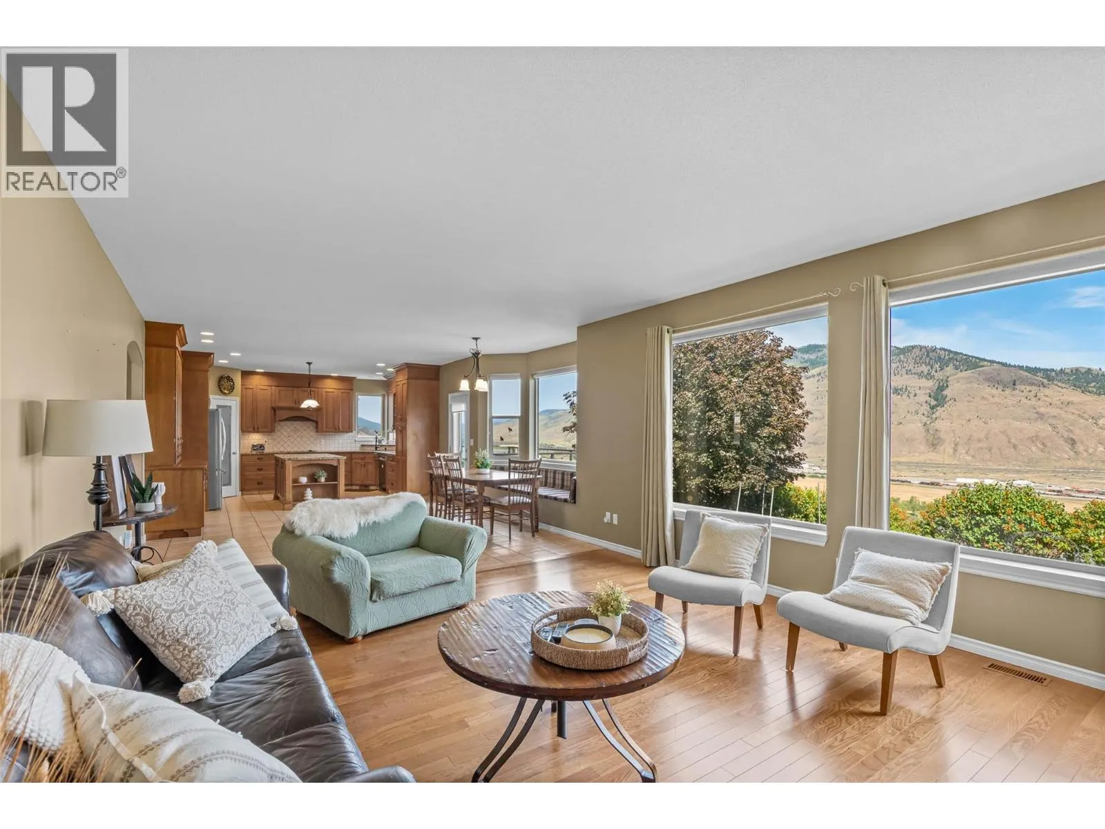 877 QUAIL Drive