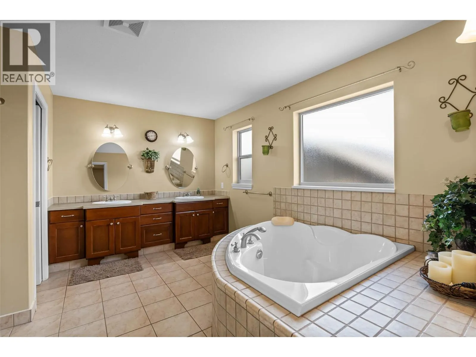 877 QUAIL Drive
