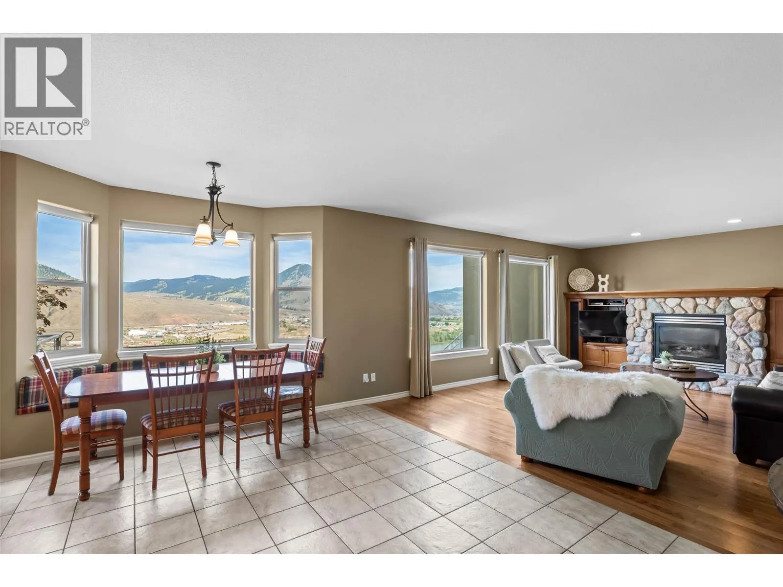 877 QUAIL Drive