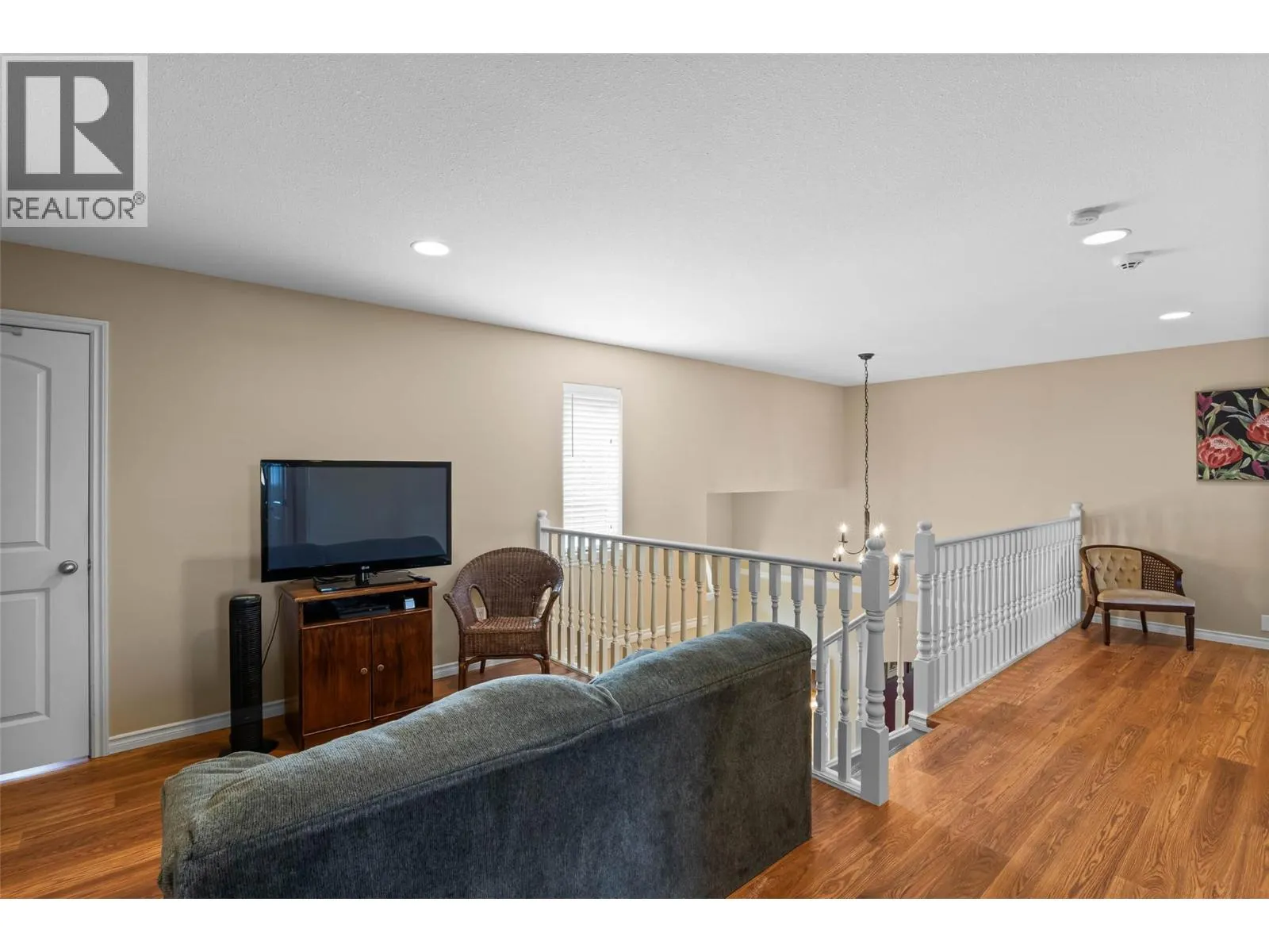 877 QUAIL Drive