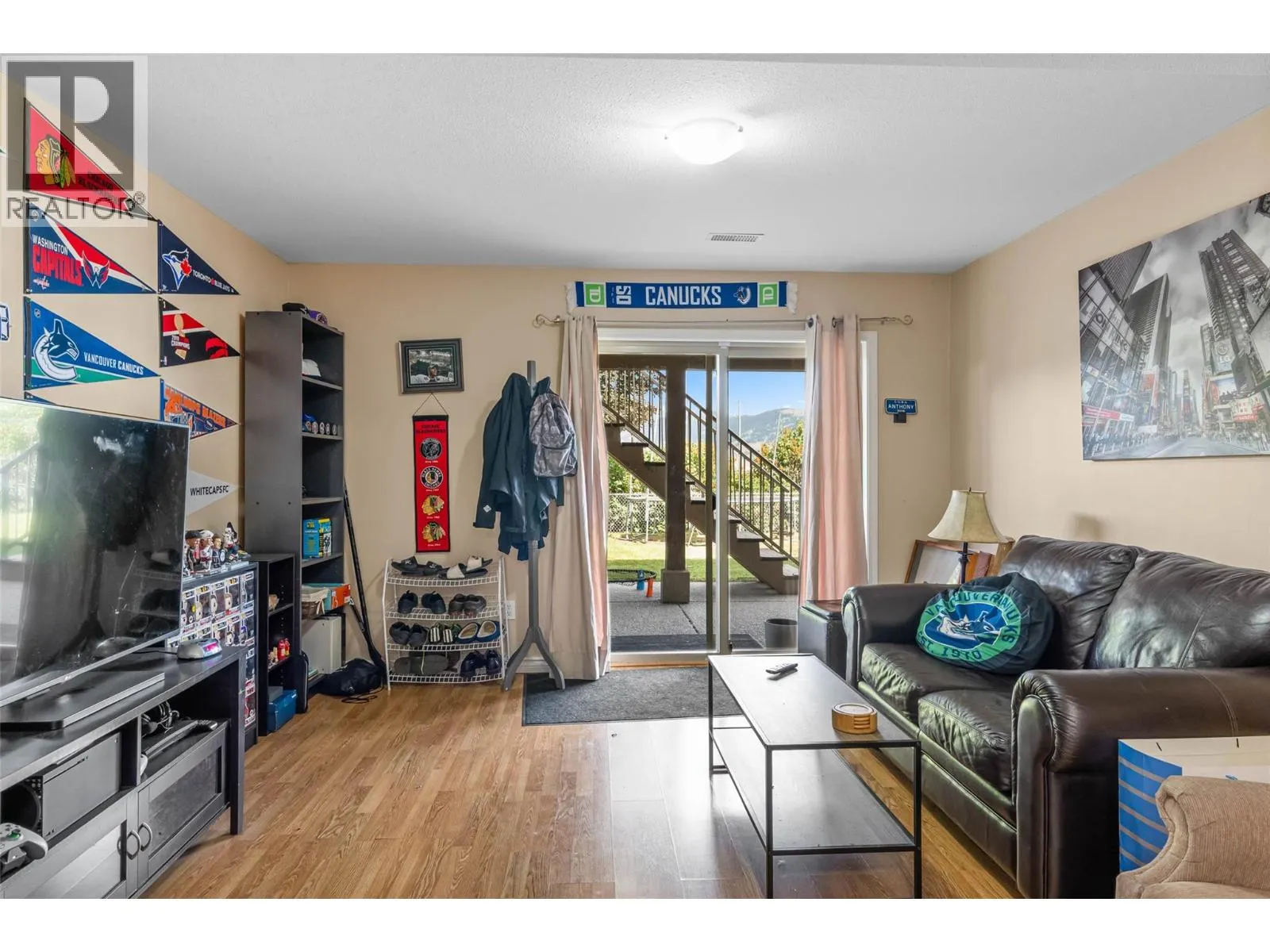 877 QUAIL Drive