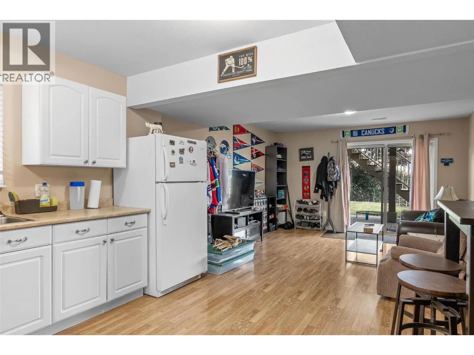877 QUAIL Drive