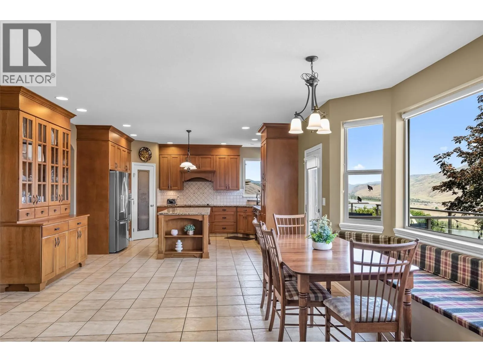 877 QUAIL Drive