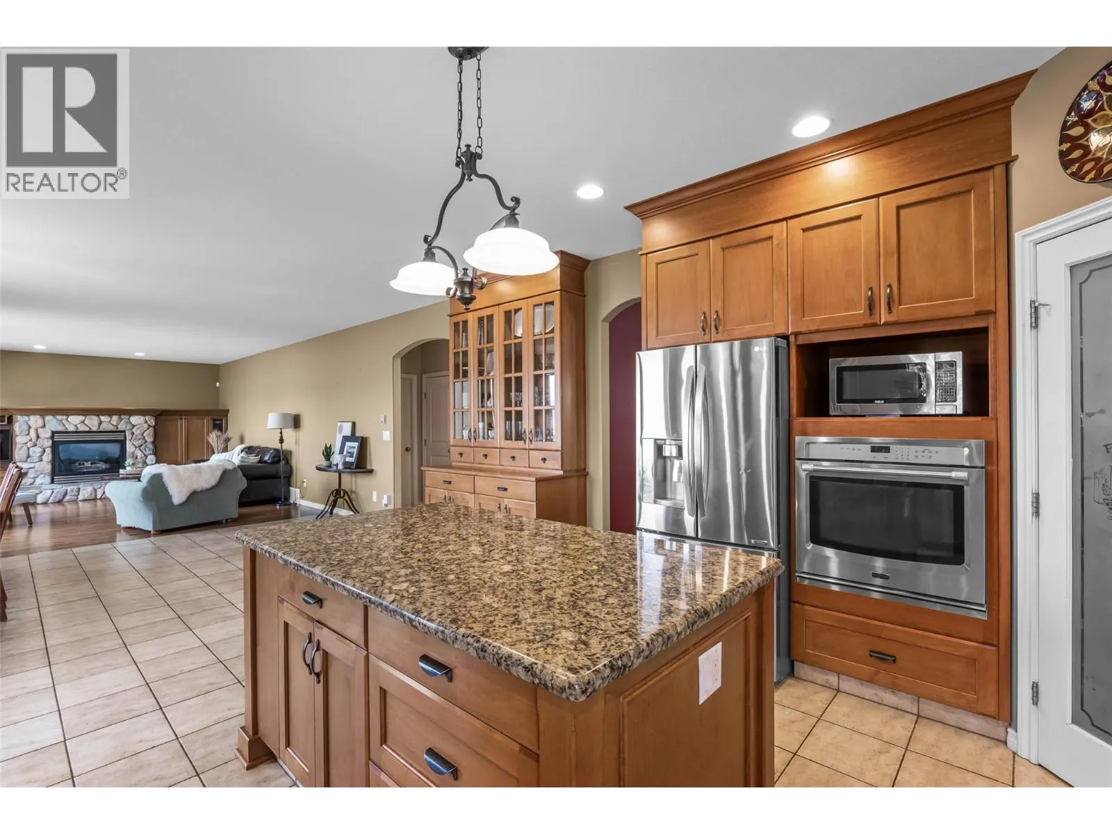 877 QUAIL Drive
