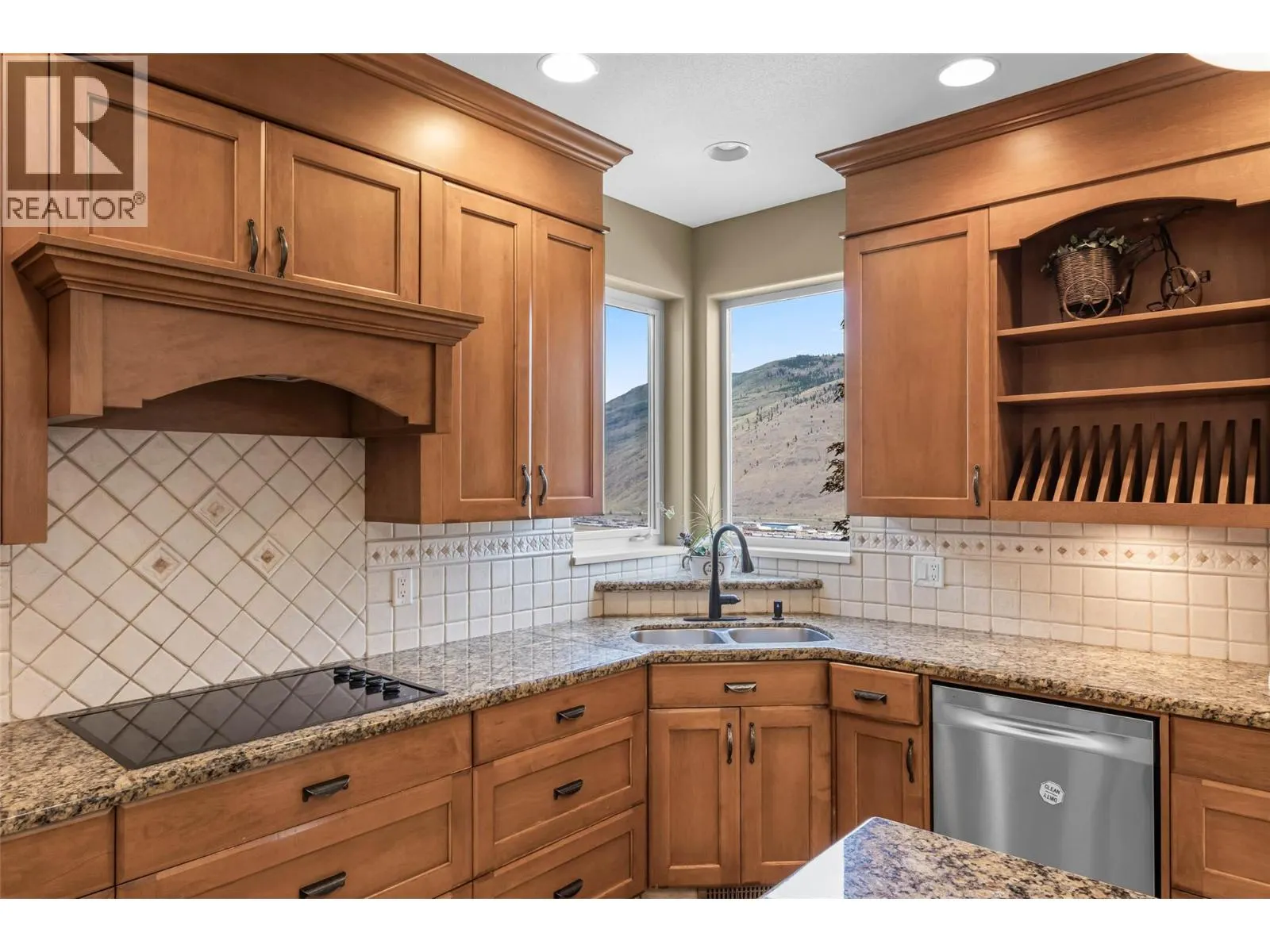 877 QUAIL Drive