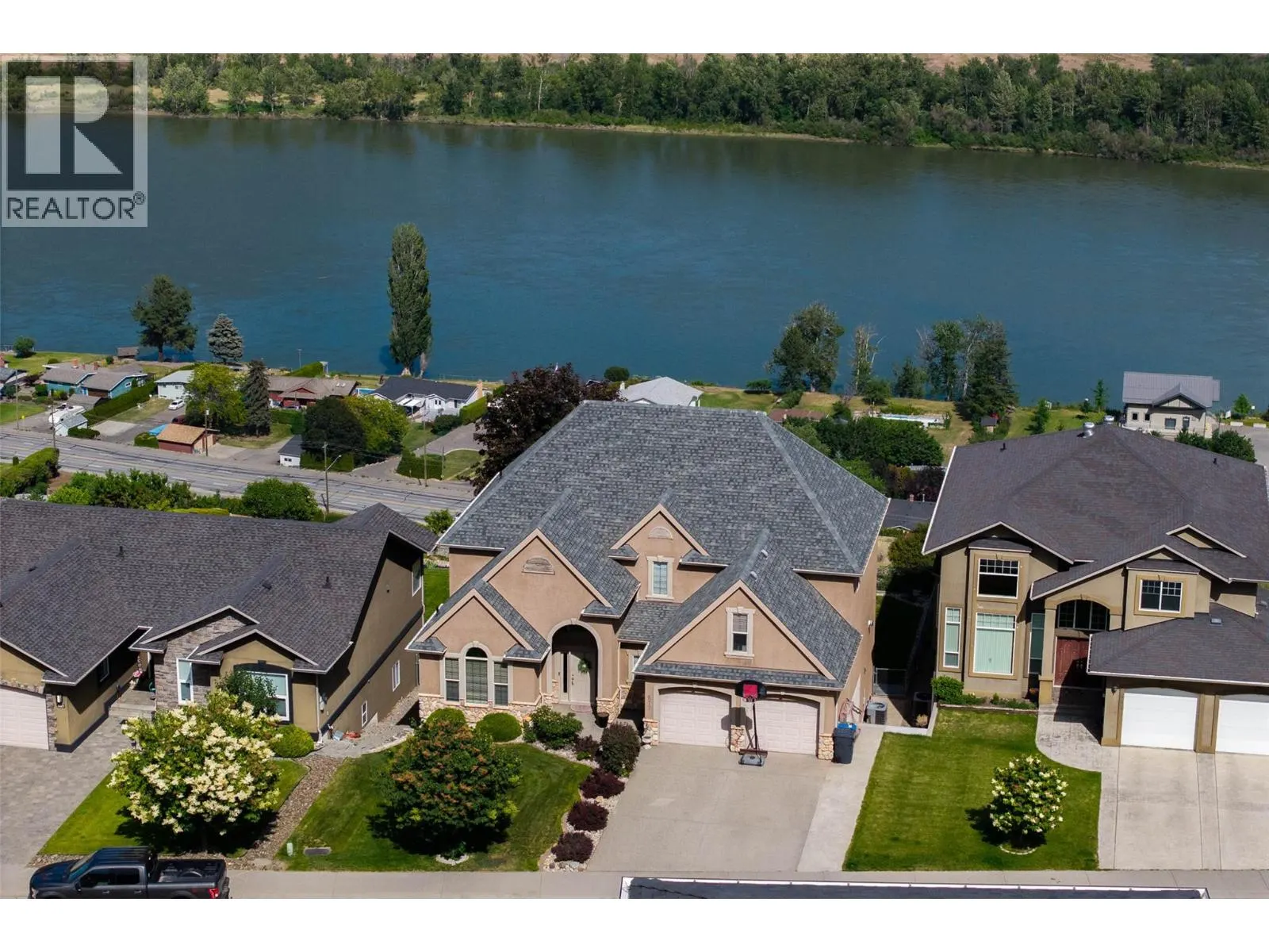877 QUAIL Drive