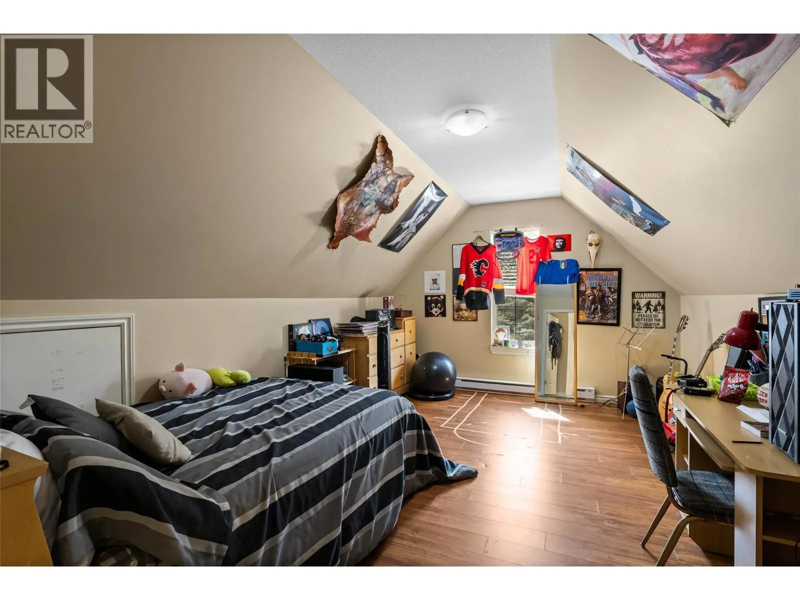 877 QUAIL Drive