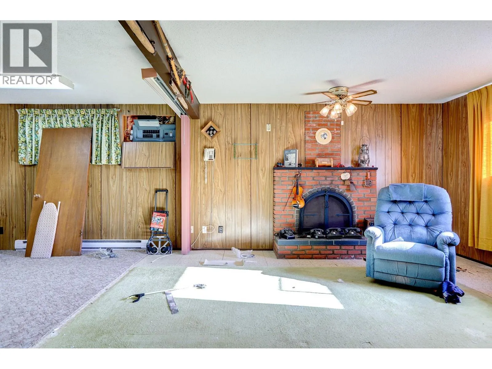2703 18 Street