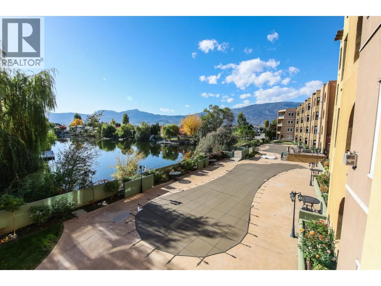 15 Solana Key Court Unit# 204