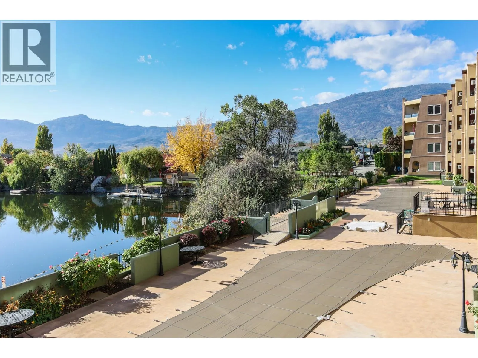 15 Solana Key Court Unit# 204