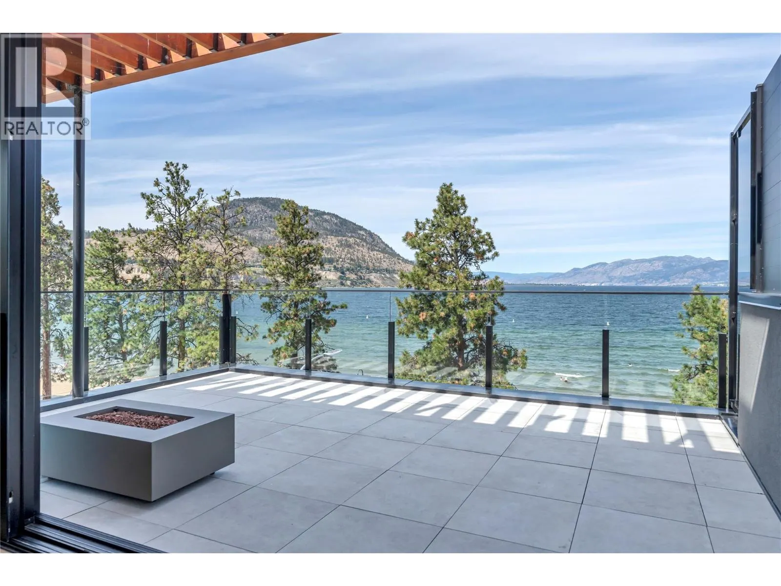 602 Lakeshore Drive Unit# 402