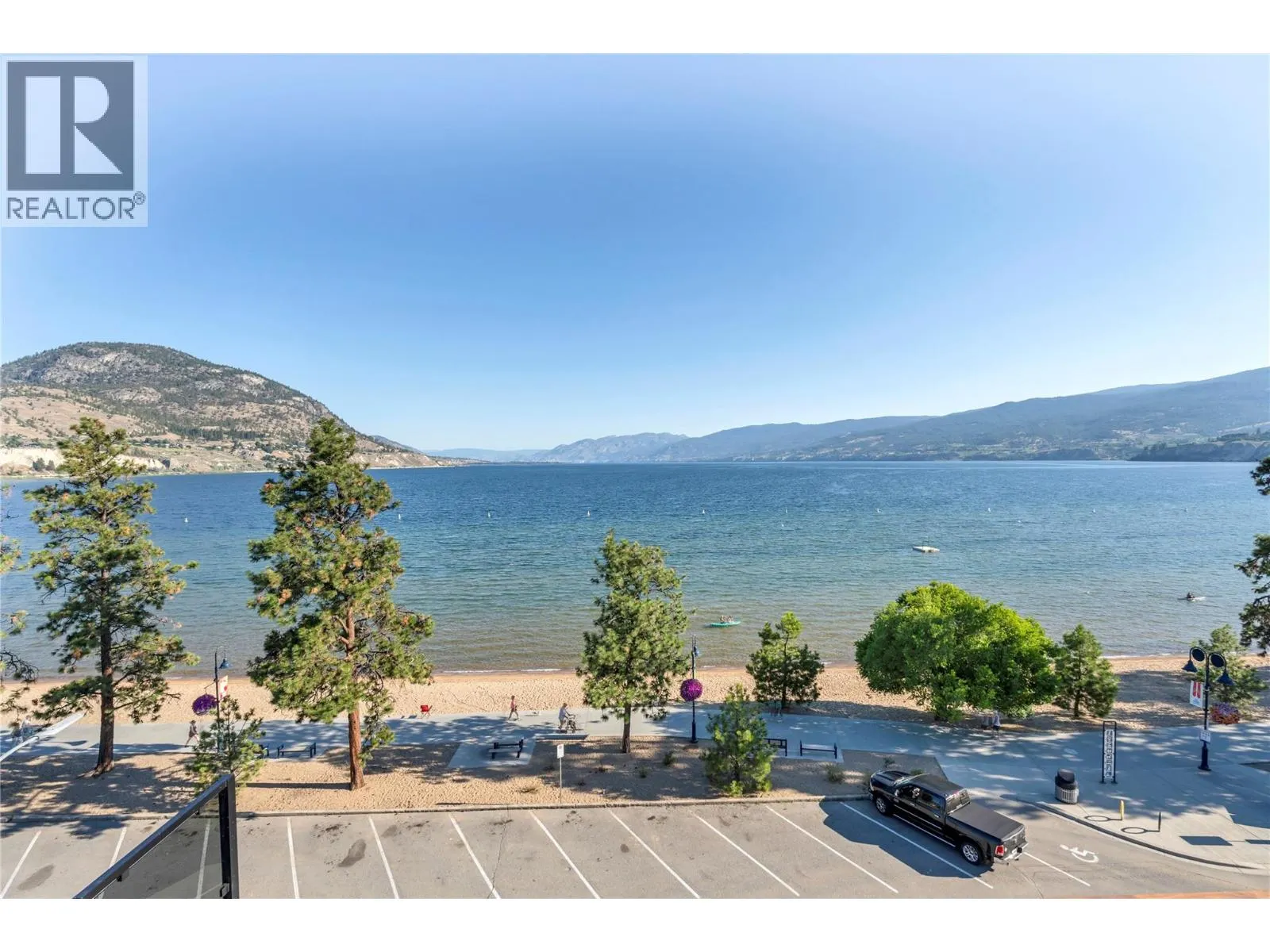 602 Lakeshore Drive Unit# 402