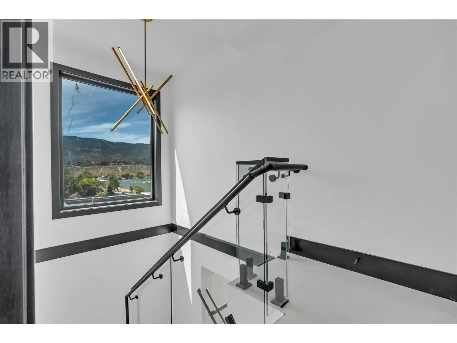 602 Lakeshore Drive Unit# 402