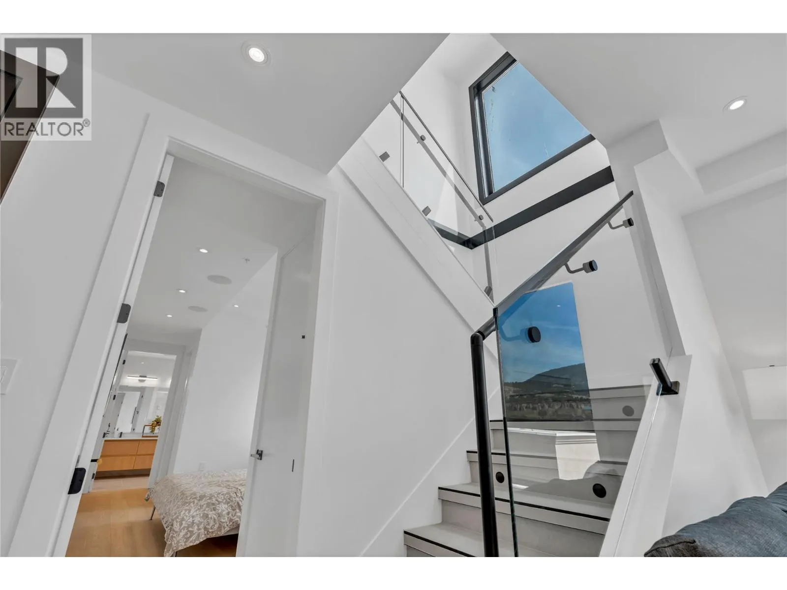 602 Lakeshore Drive Unit# 402