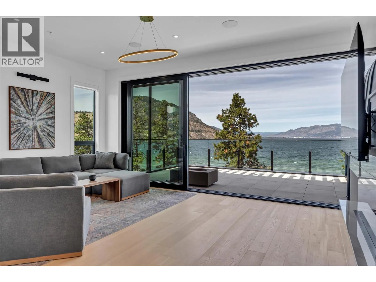 602 Lakeshore Drive Unit# 402