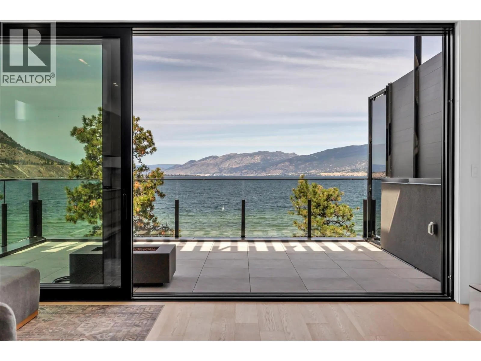 602 Lakeshore Drive Unit# 402