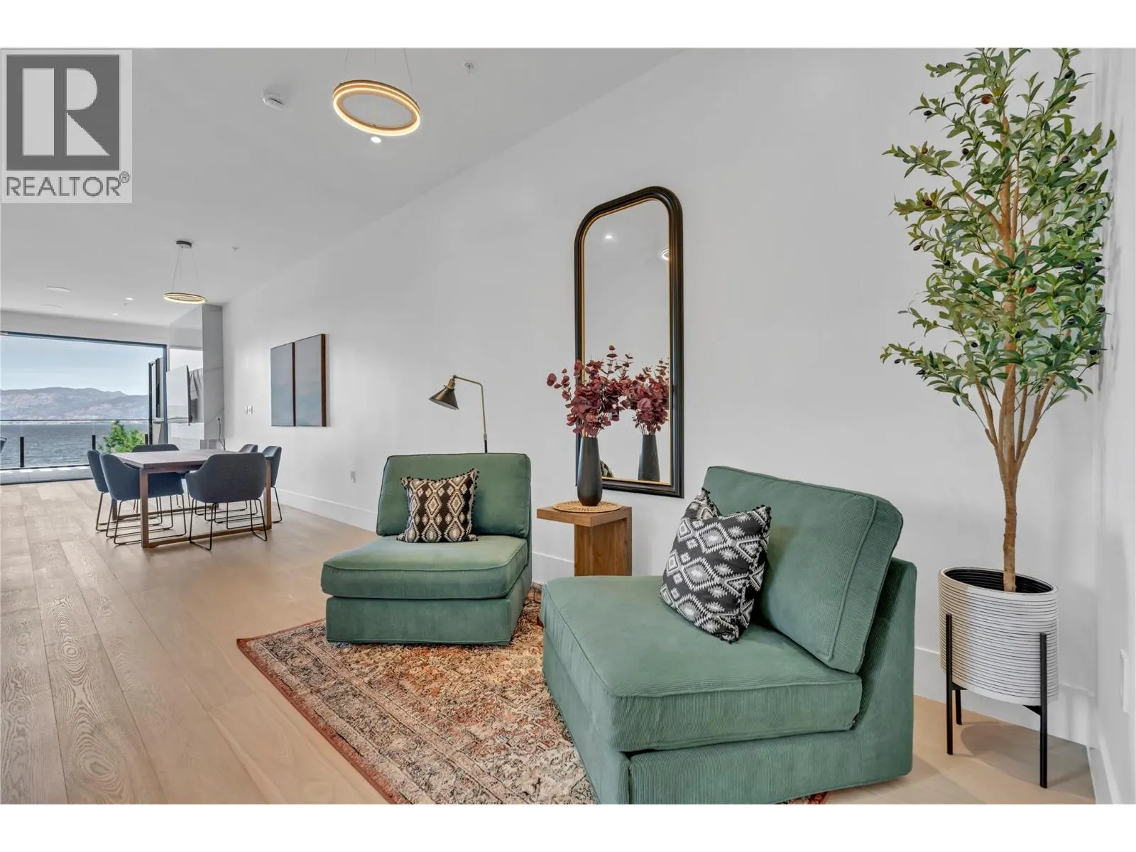 602 Lakeshore Drive Unit# 402