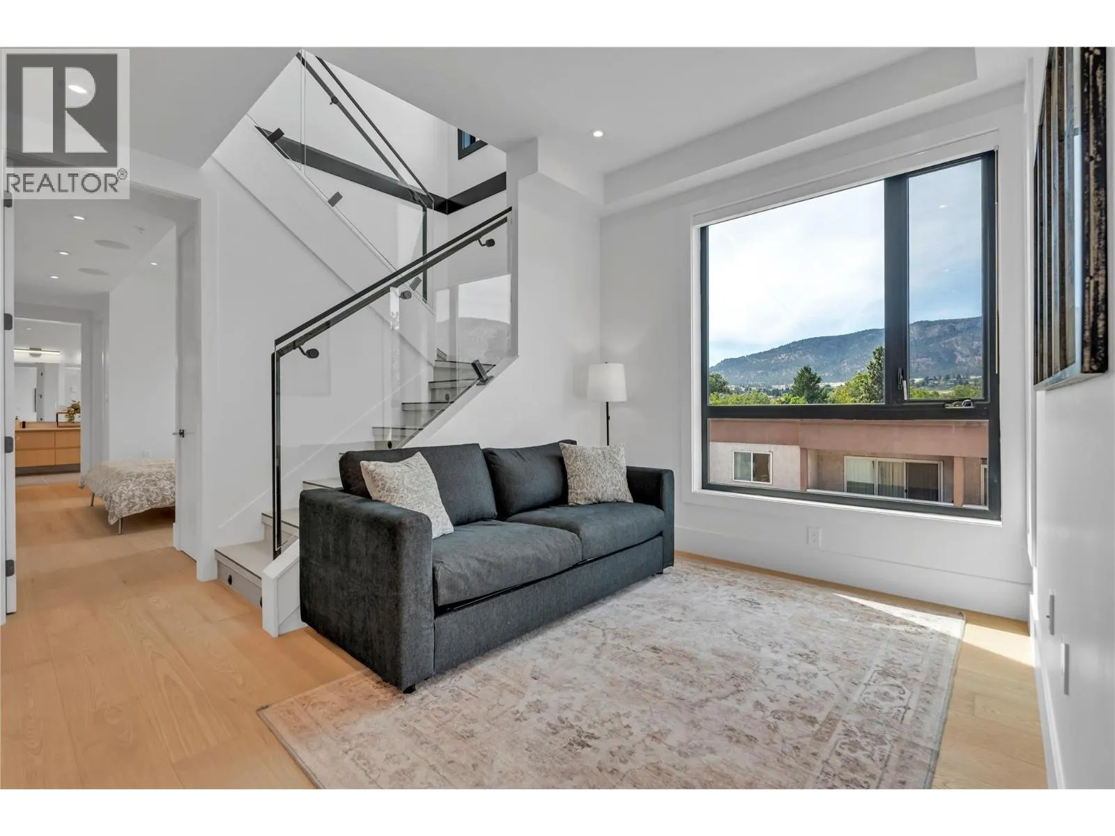 602 Lakeshore Drive Unit# 402