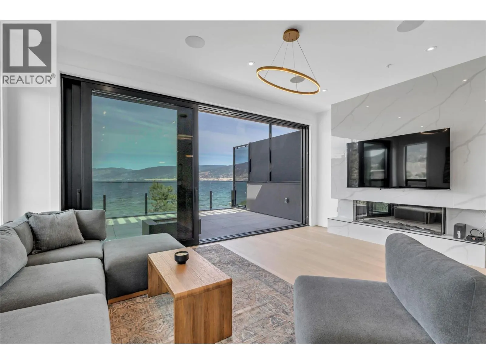 602 Lakeshore Drive Unit# 402