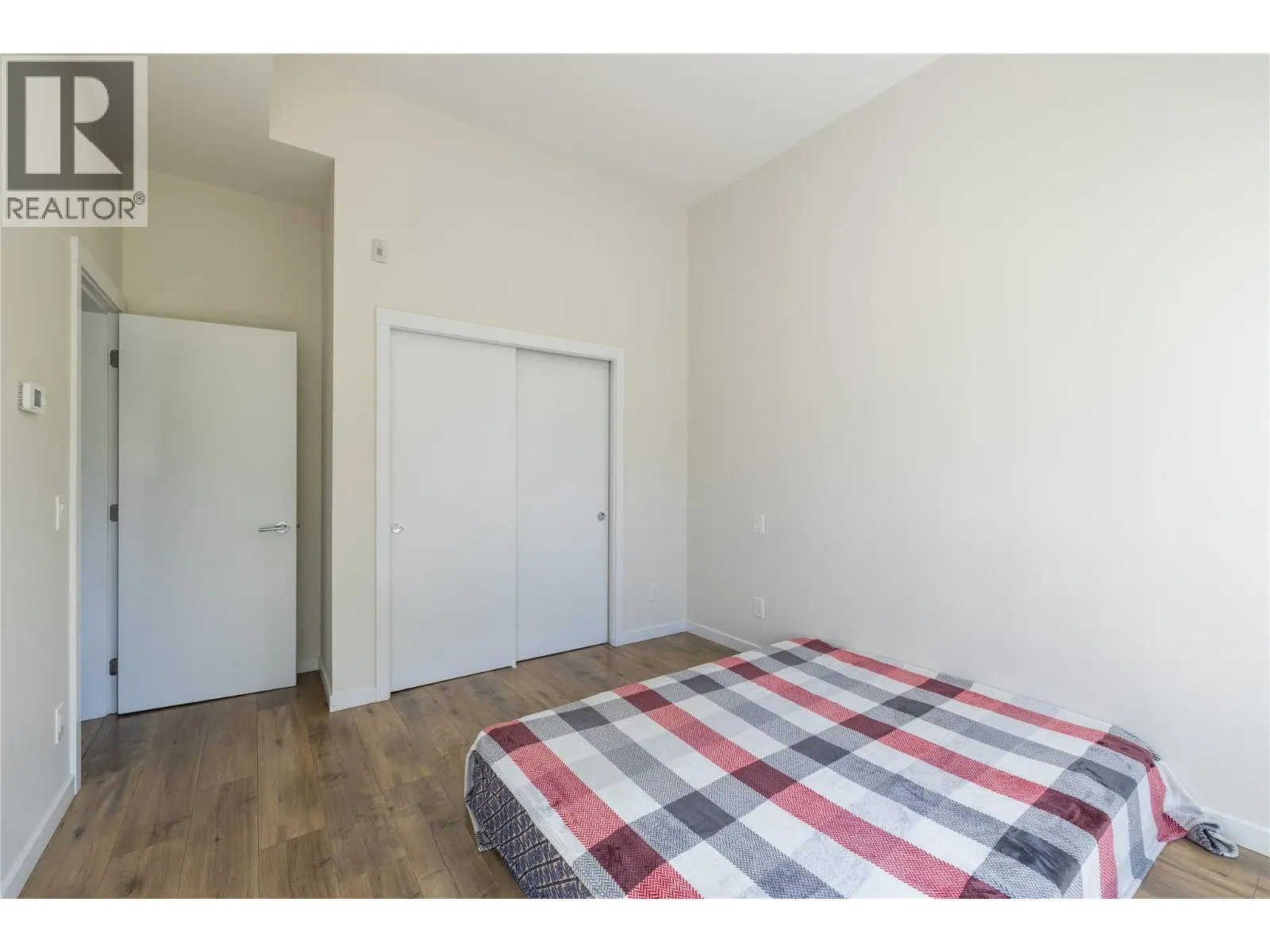 1880 HUGH ALLAN Drive Unit# 107