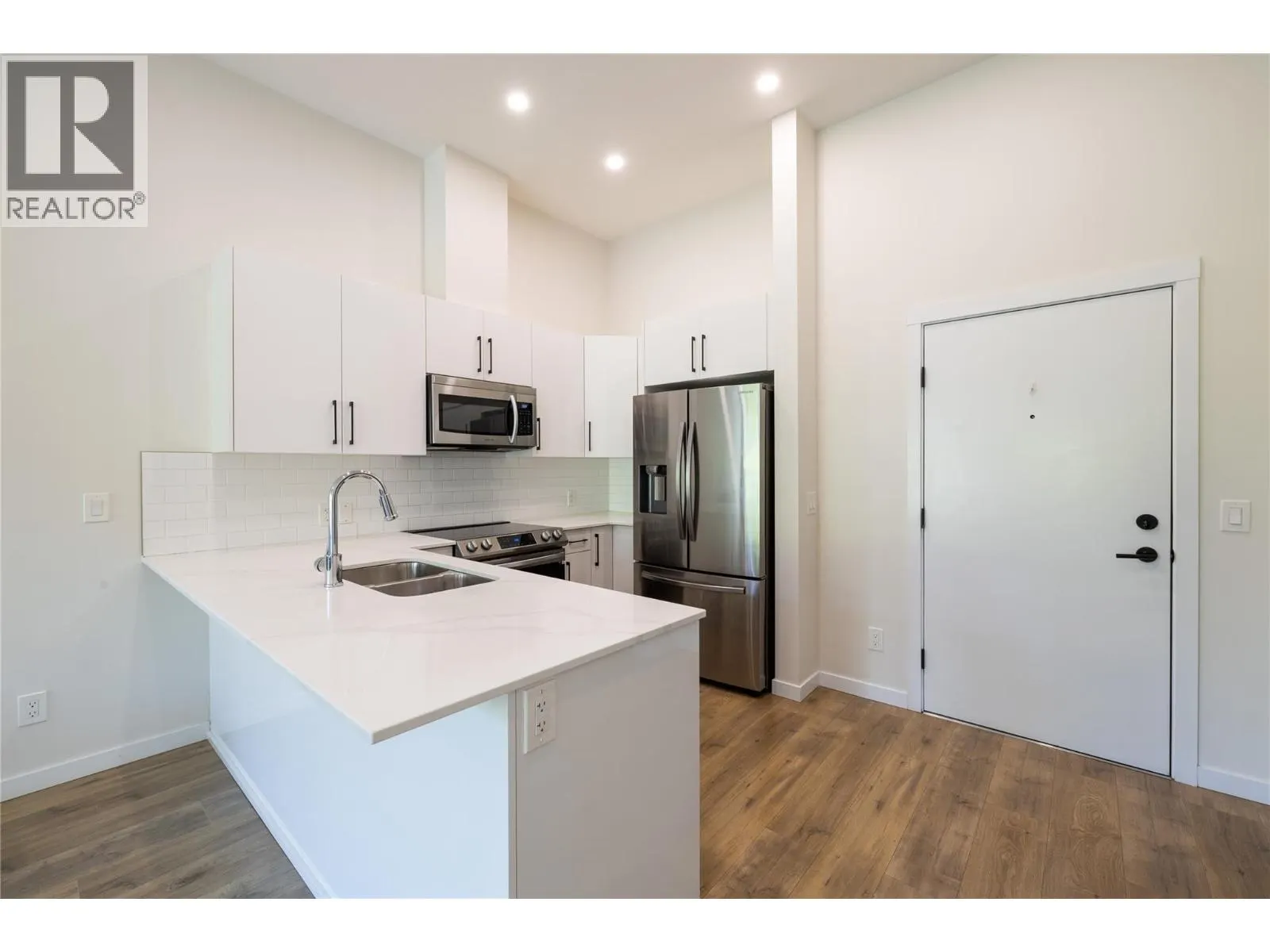 1880 HUGH ALLAN Drive Unit# 107
