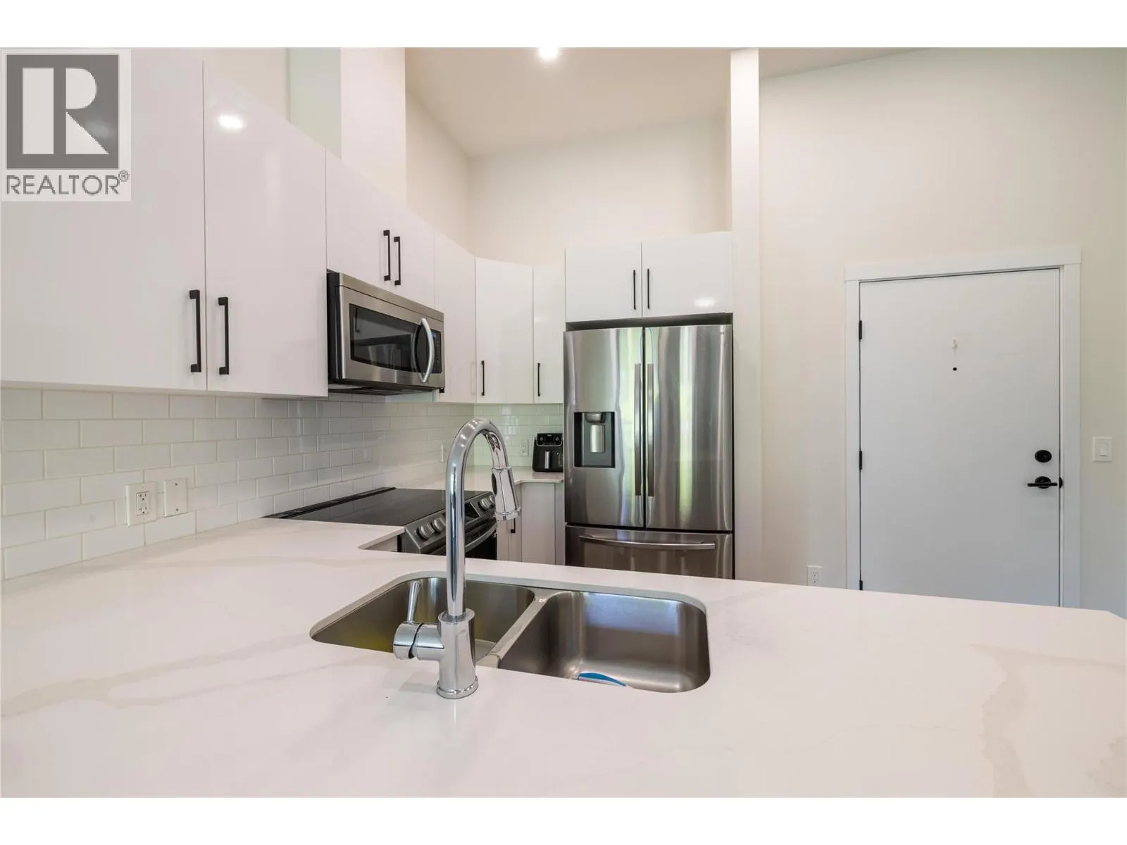 1880 HUGH ALLAN Drive Unit# 107