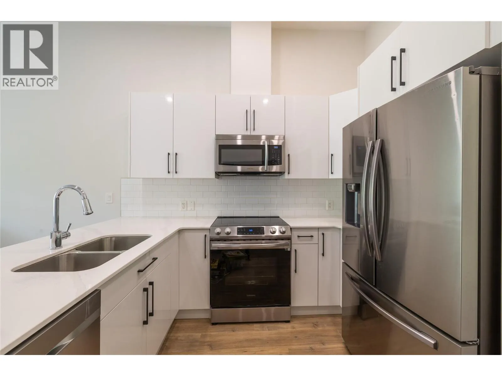 1880 HUGH ALLAN Drive Unit# 107