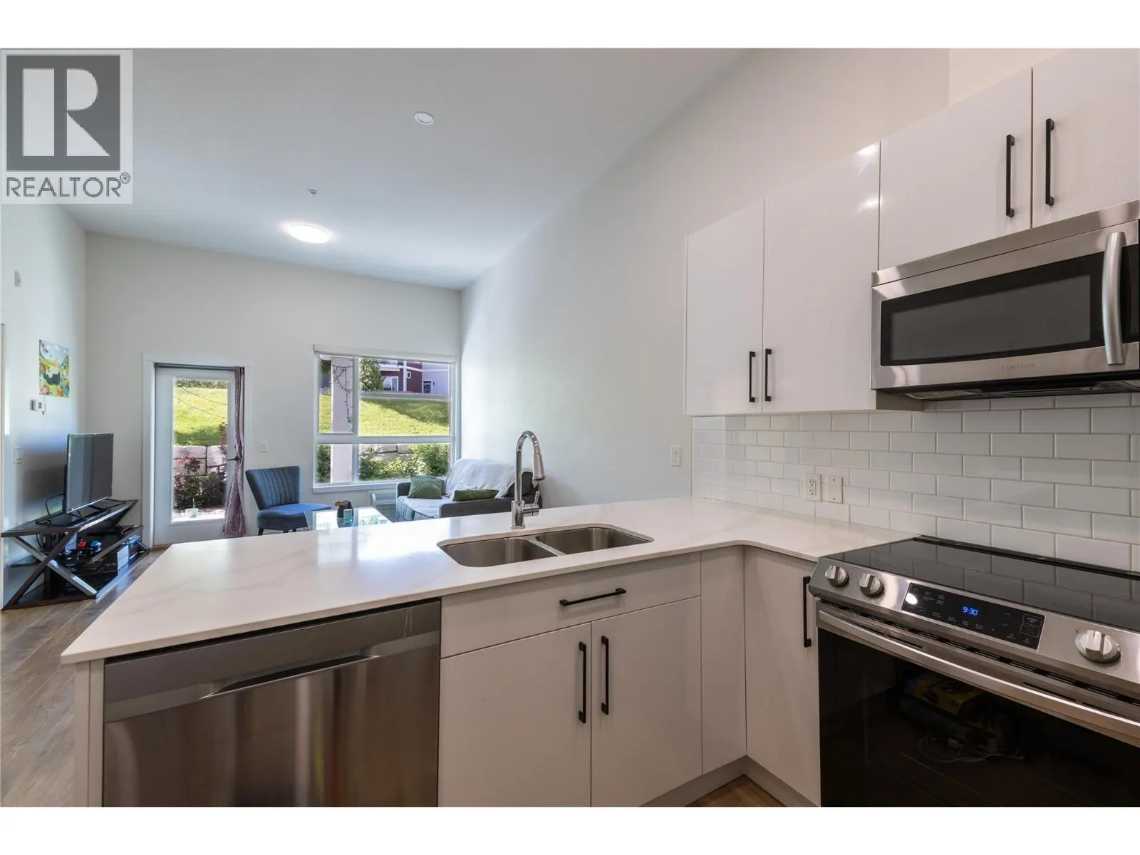 1880 HUGH ALLAN Drive Unit# 107