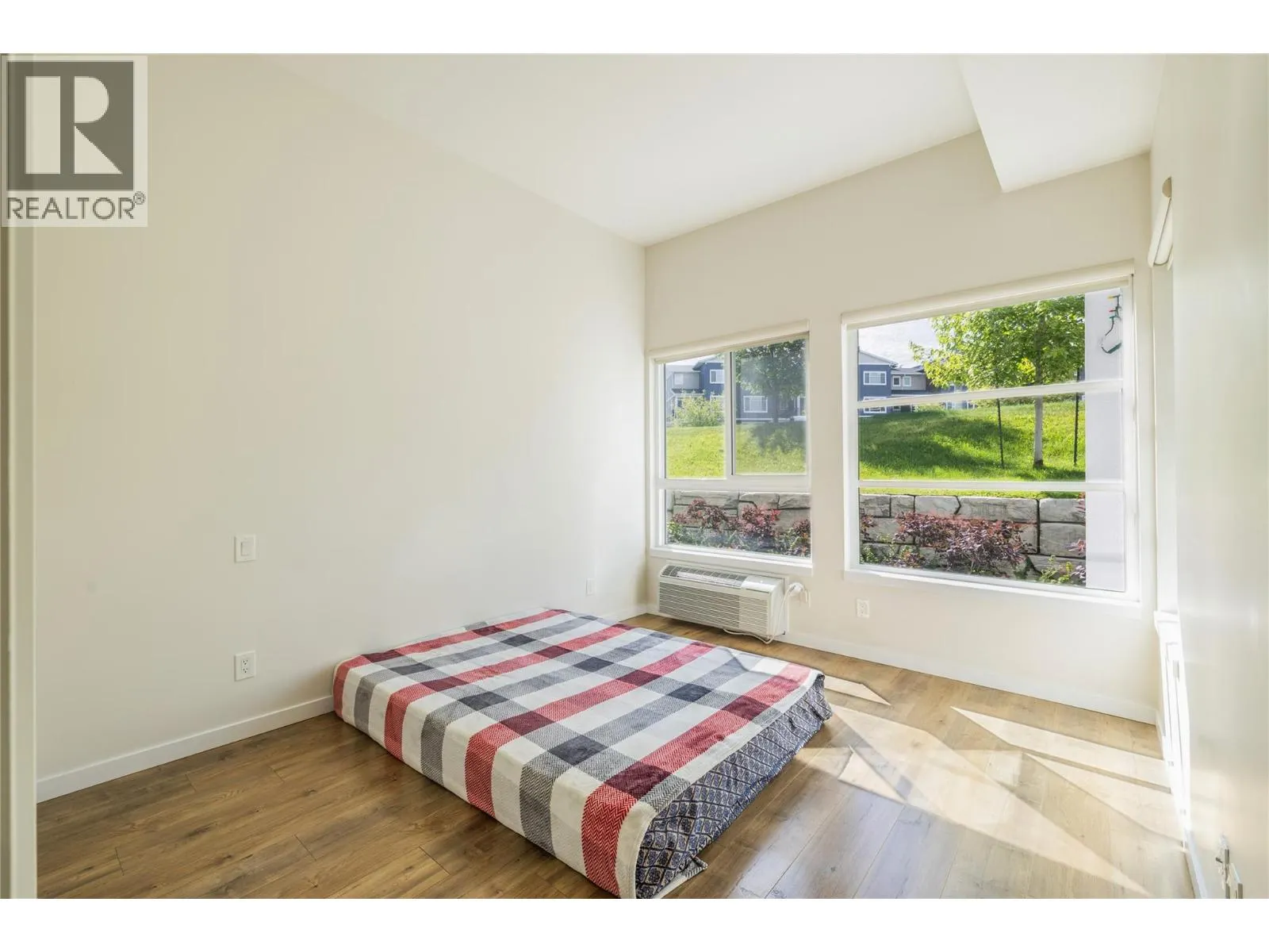 1880 HUGH ALLAN Drive Unit# 107