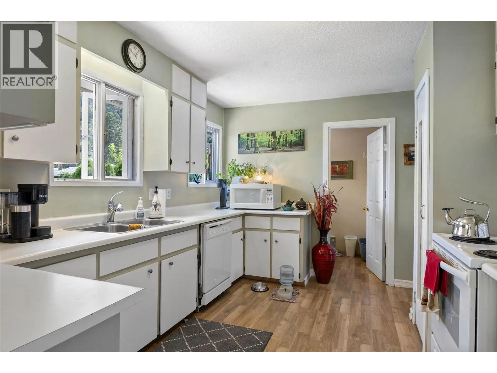 229 Lakeshore Drive