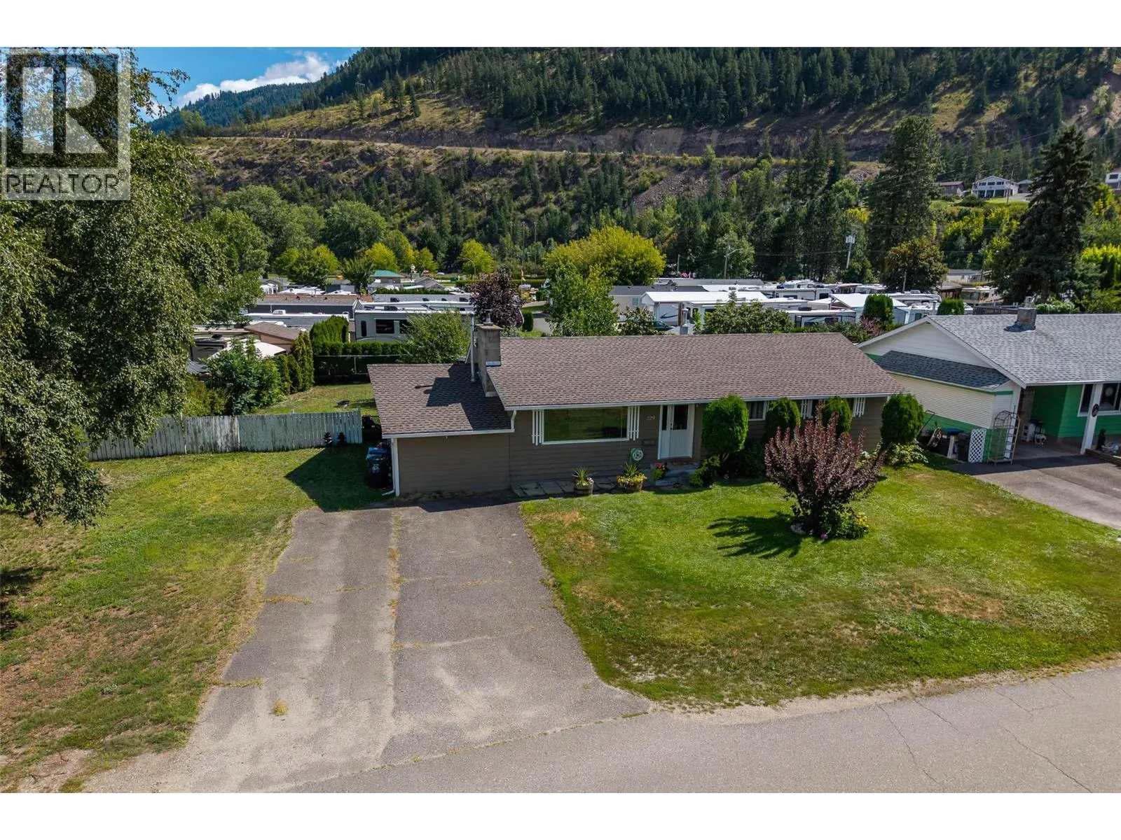 229 Lakeshore Drive