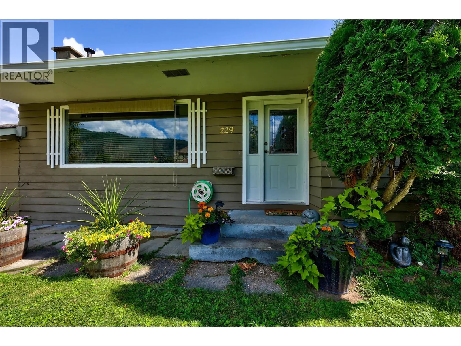 229 Lakeshore Drive