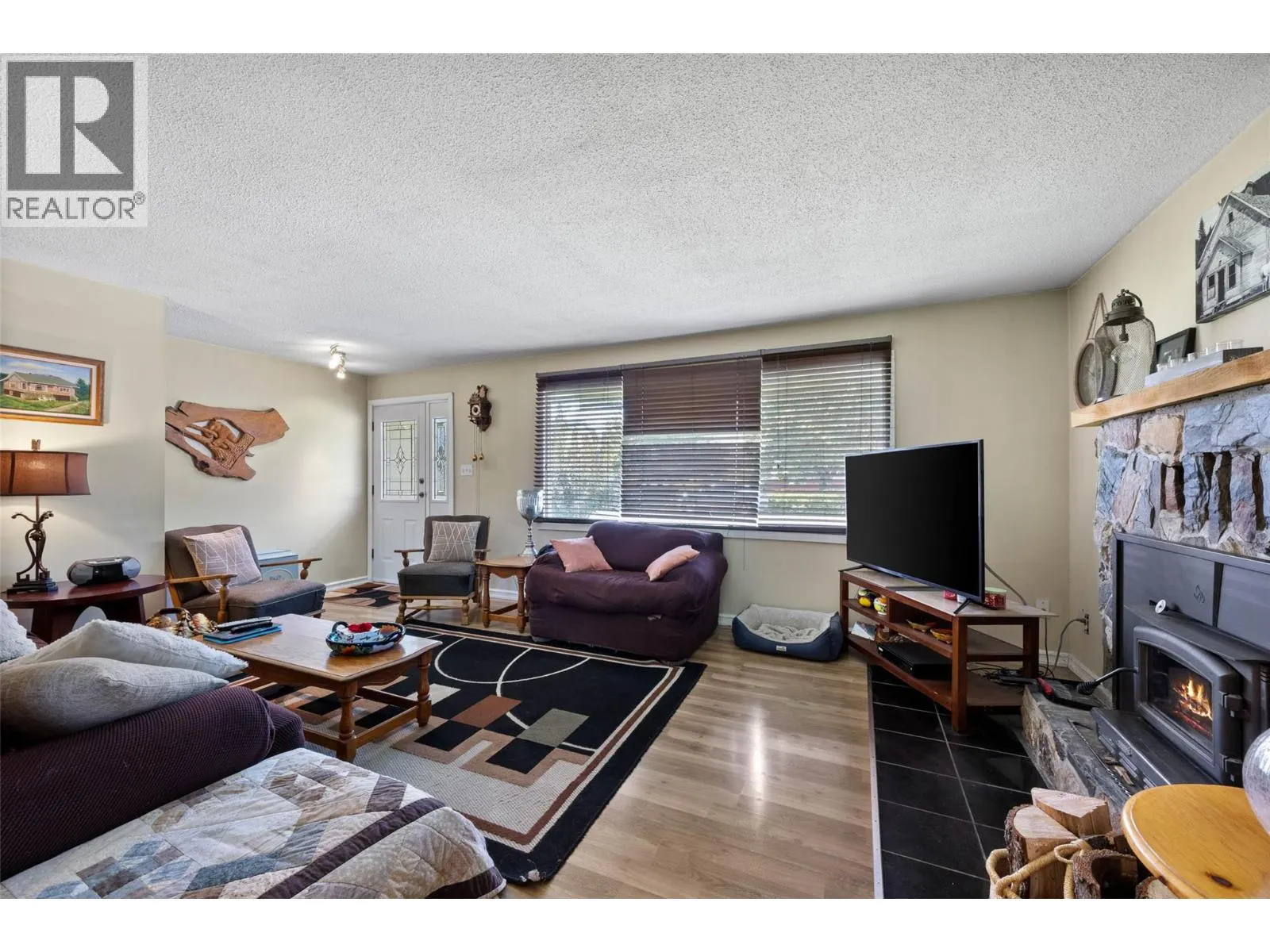 229 Lakeshore Drive