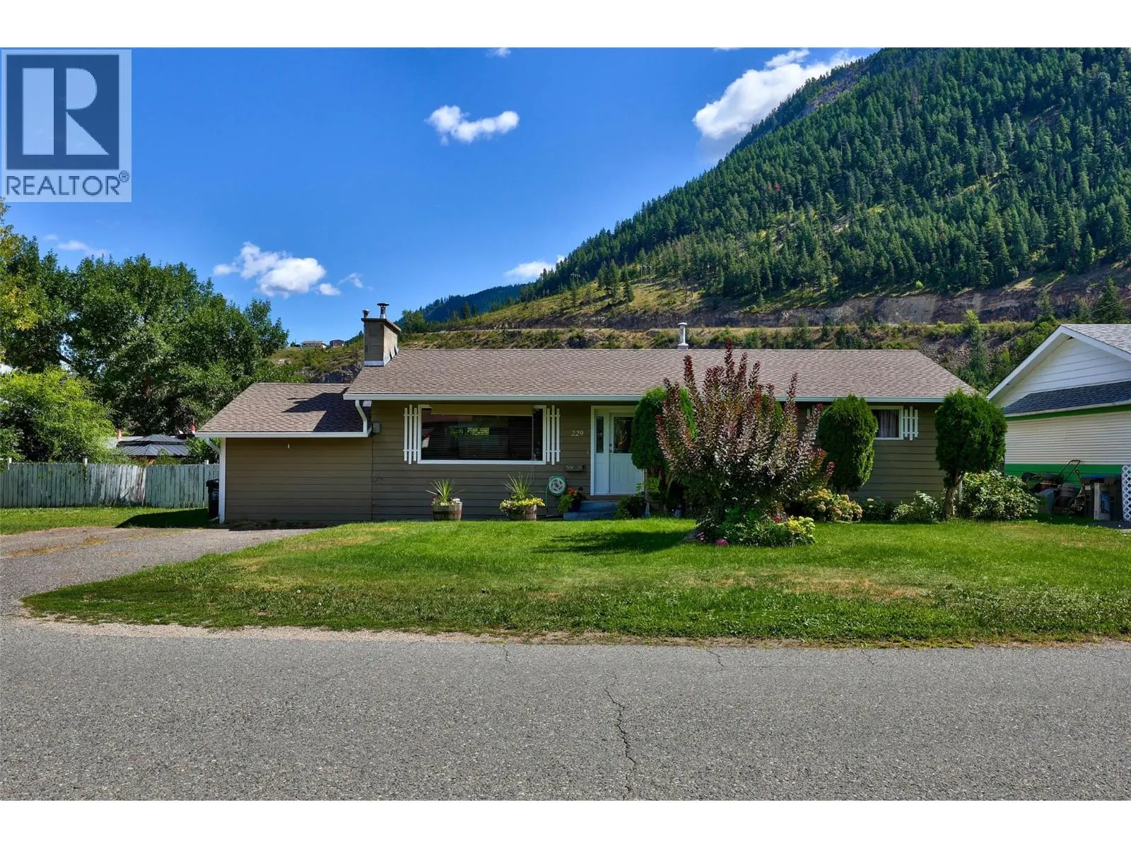 229 Lakeshore Drive