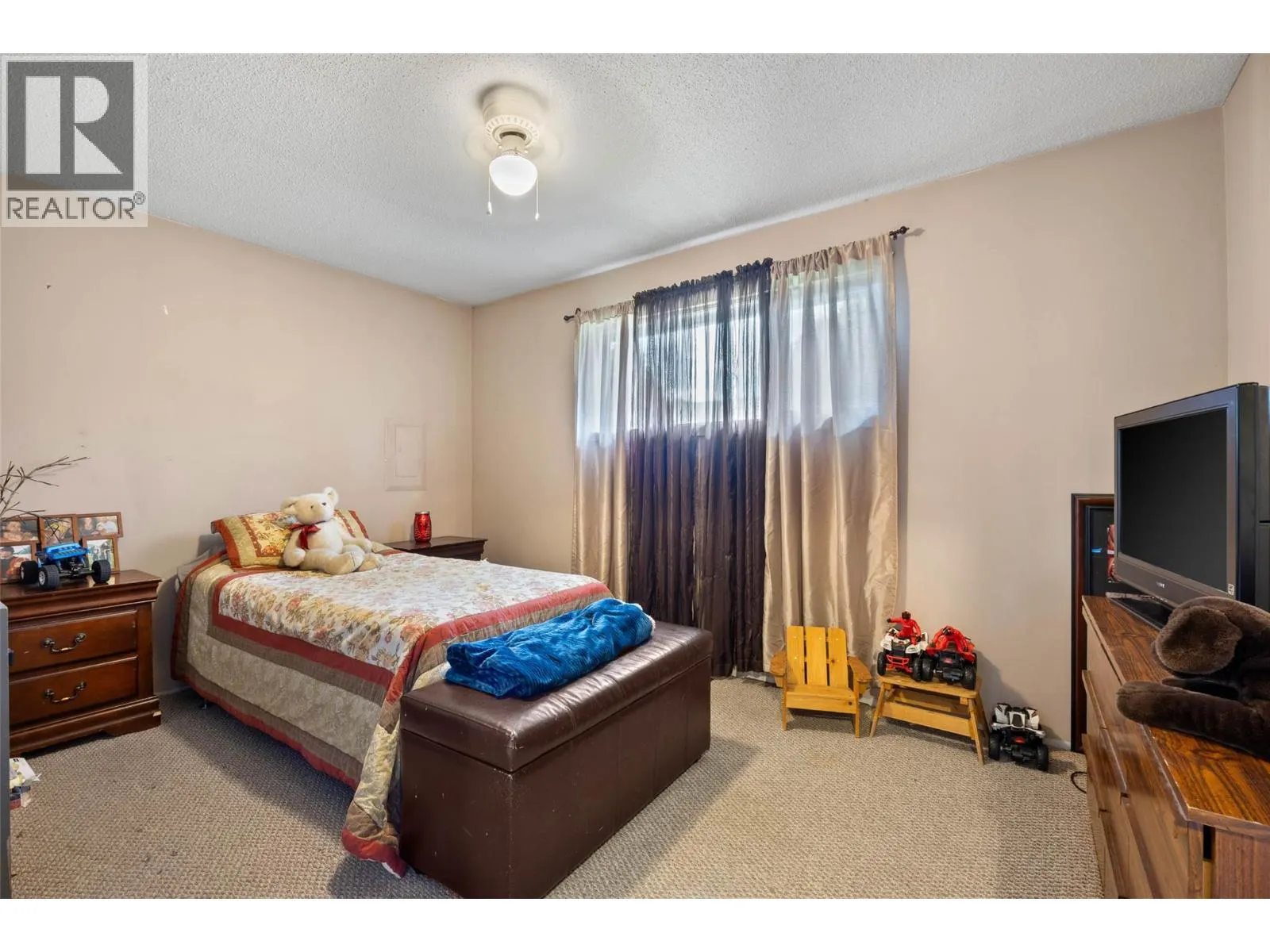 229 Lakeshore Drive