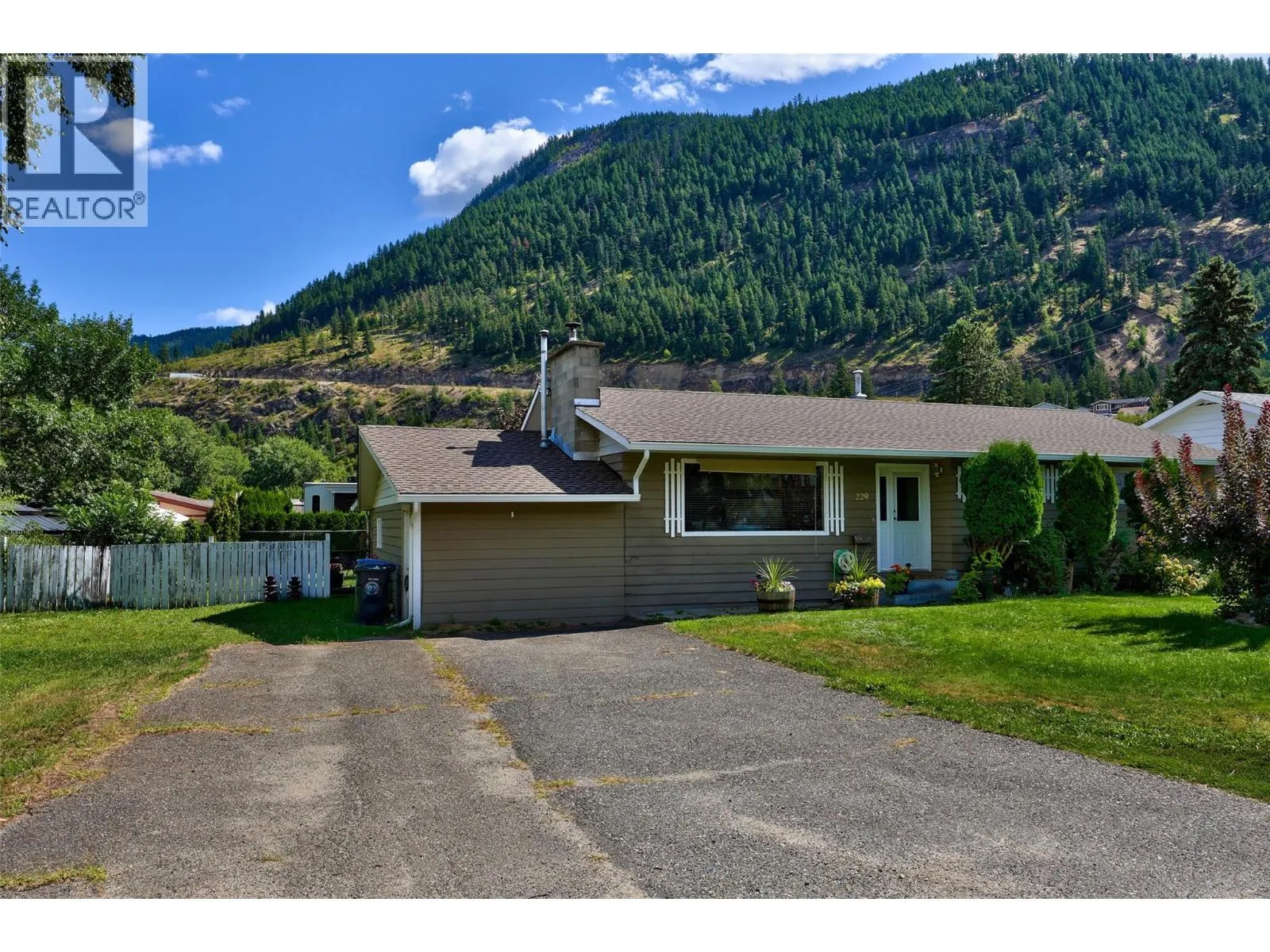 229 Lakeshore Drive