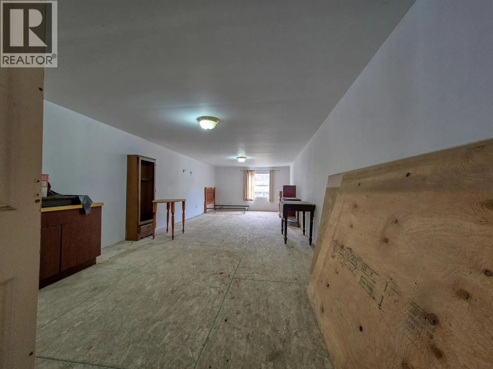 4772 Crescentwood Drive