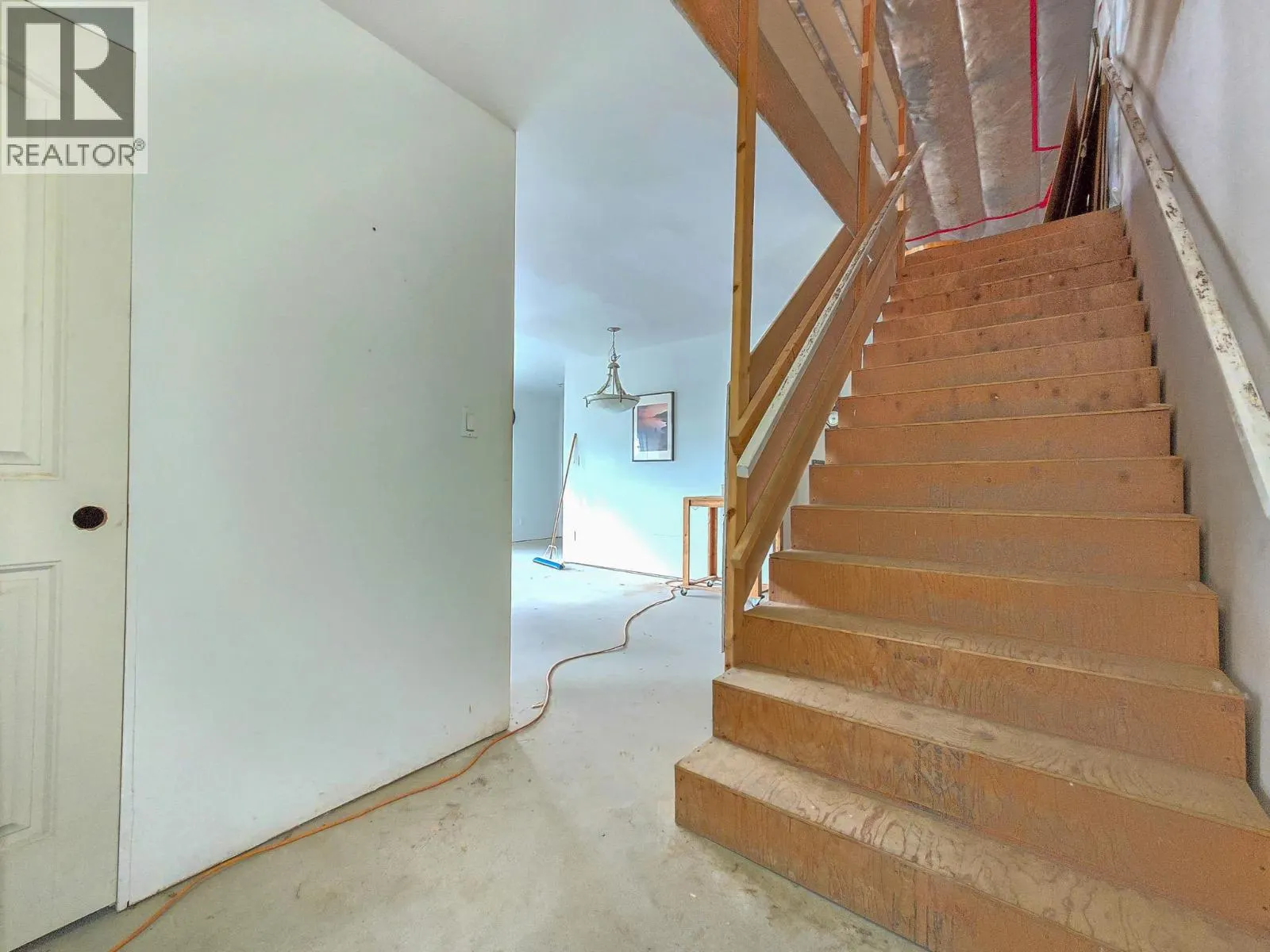 4772 Crescentwood Drive