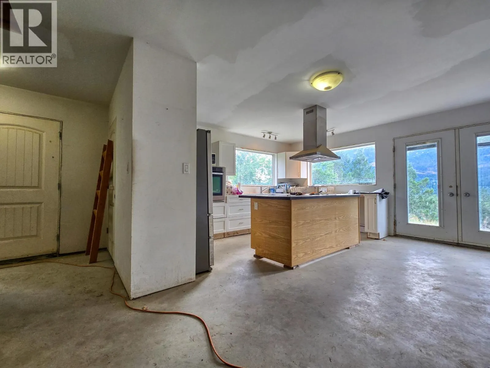 4772 Crescentwood Drive