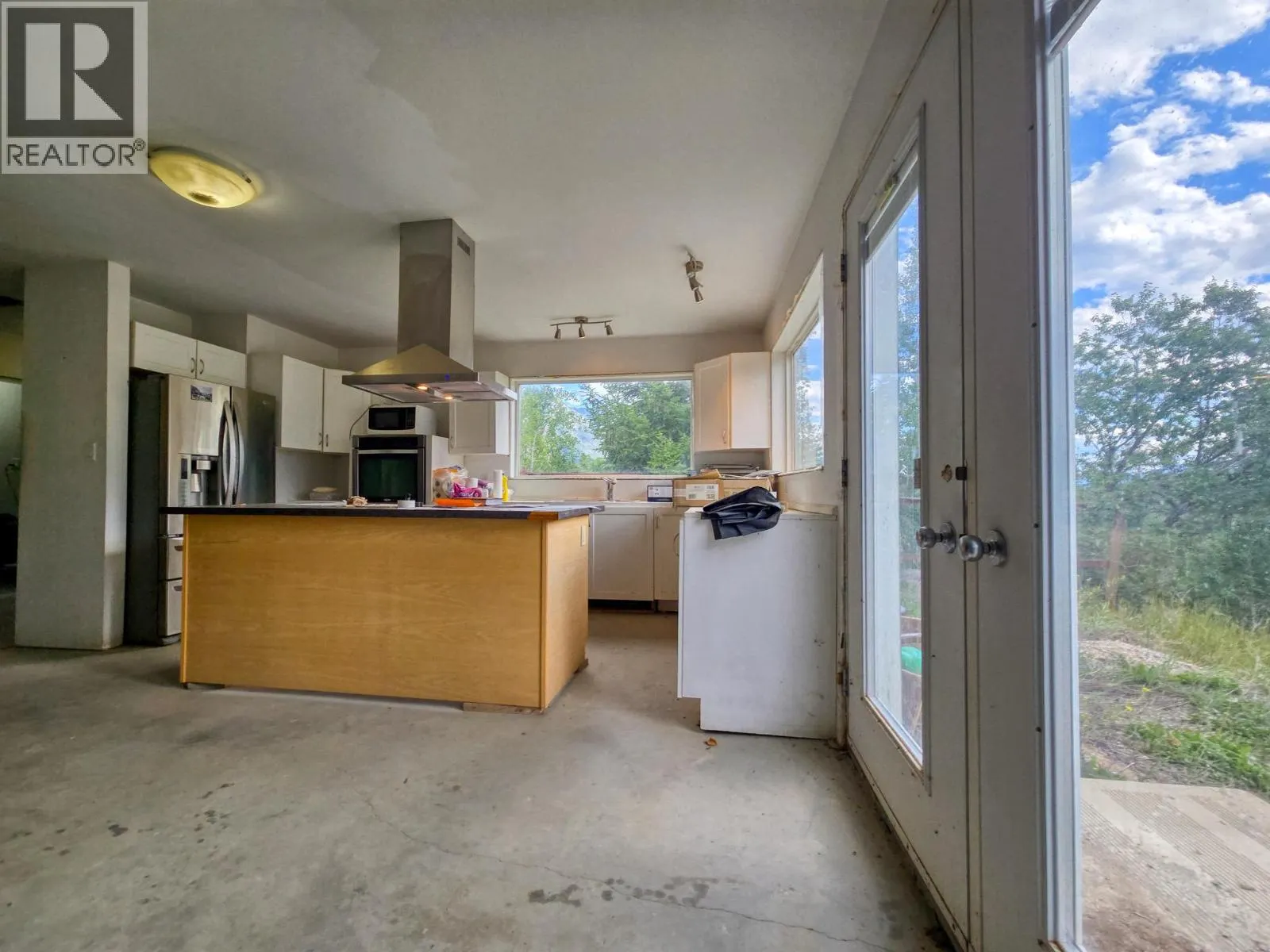 4772 Crescentwood Drive