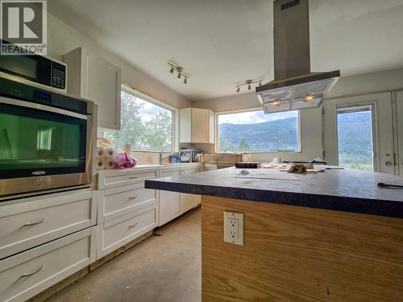 4772 Crescentwood Drive