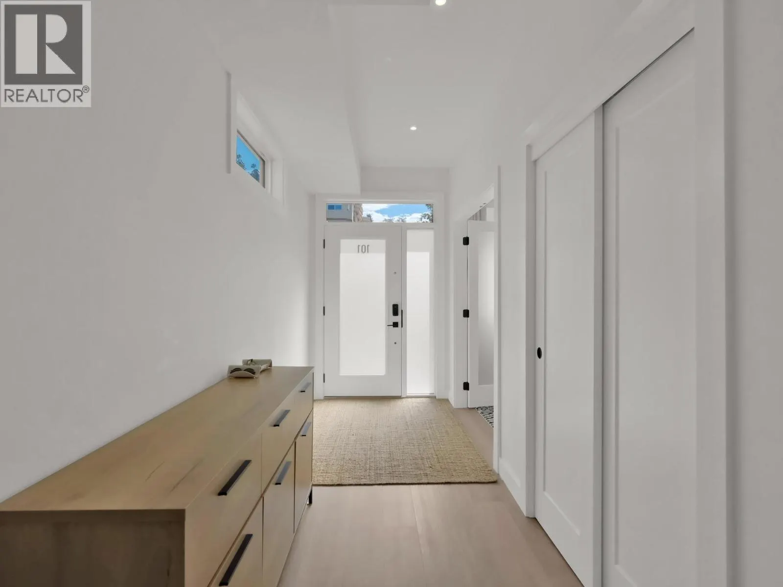 151 ABBOTT Street Unit# 101