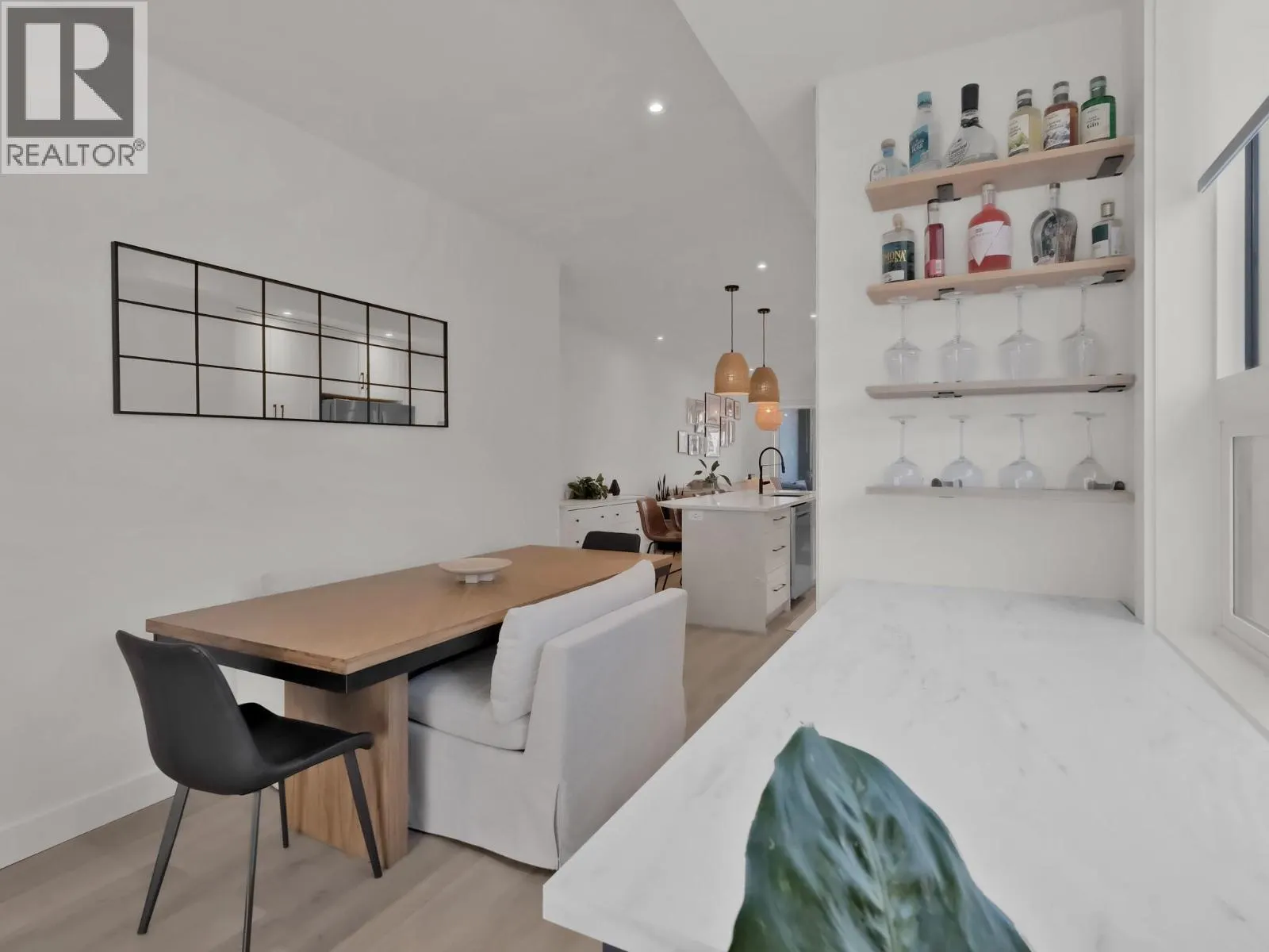 151 ABBOTT Street Unit# 101