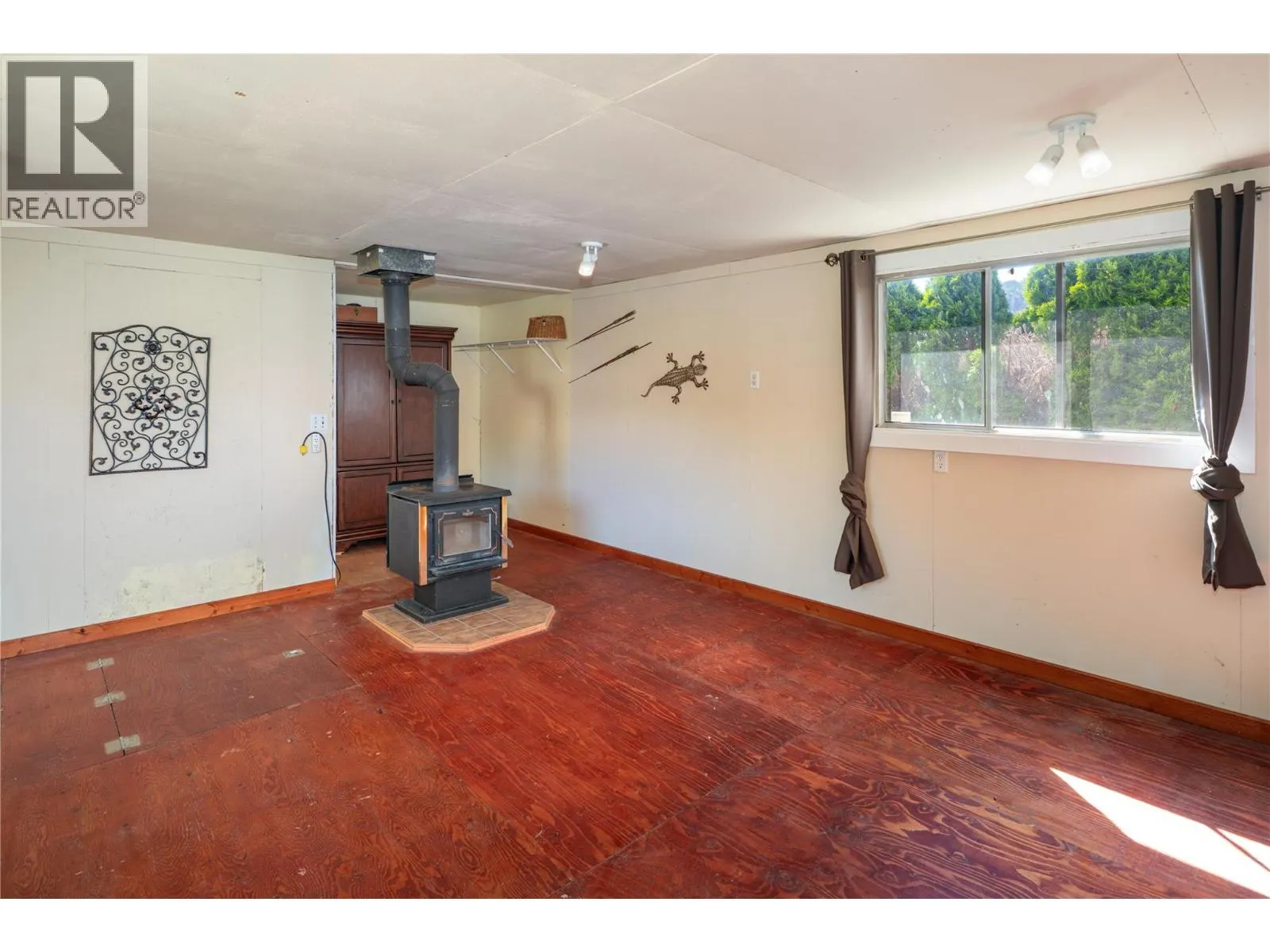 833 HAWTHORNE Road