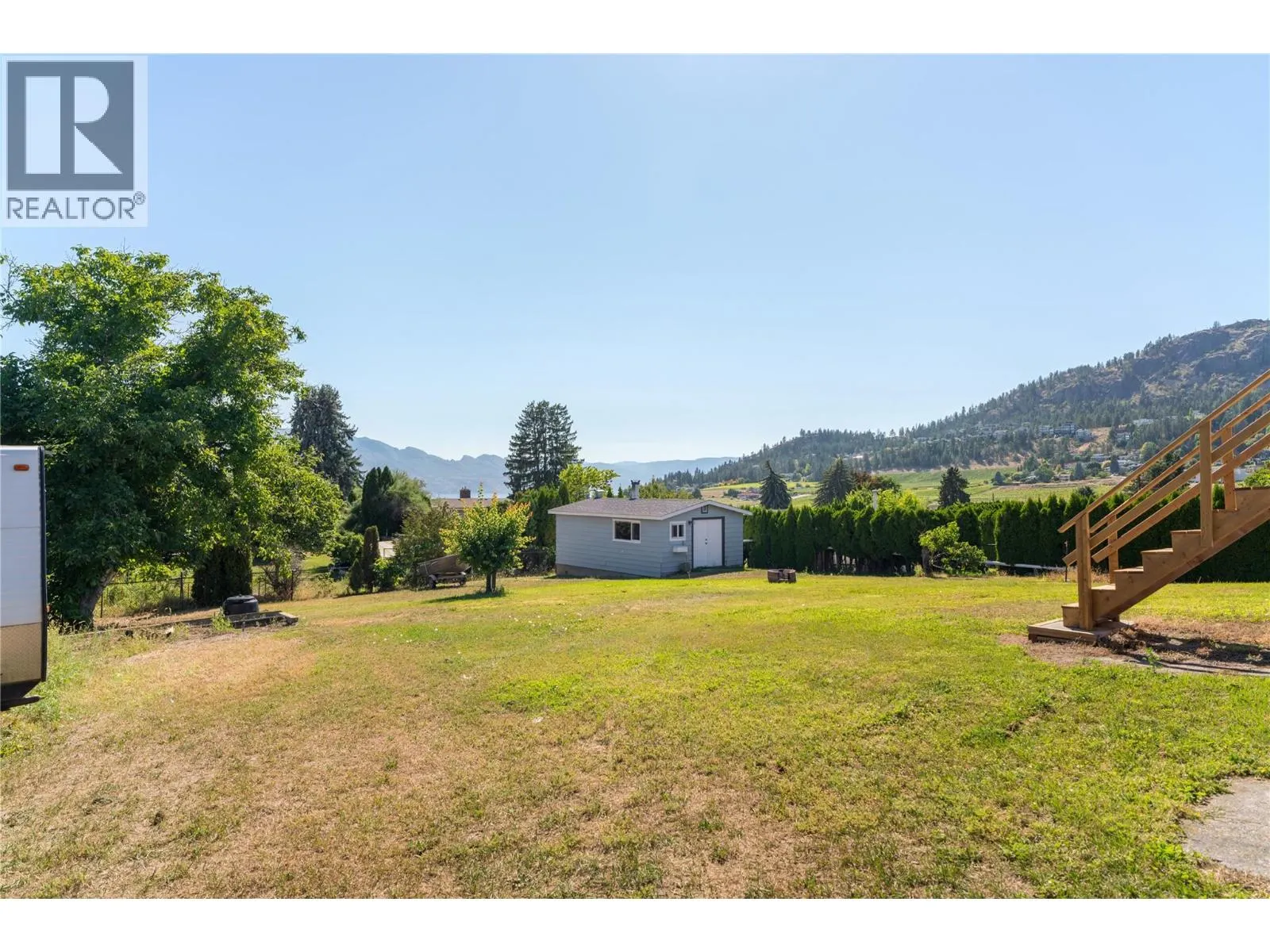 833 HAWTHORNE Road
