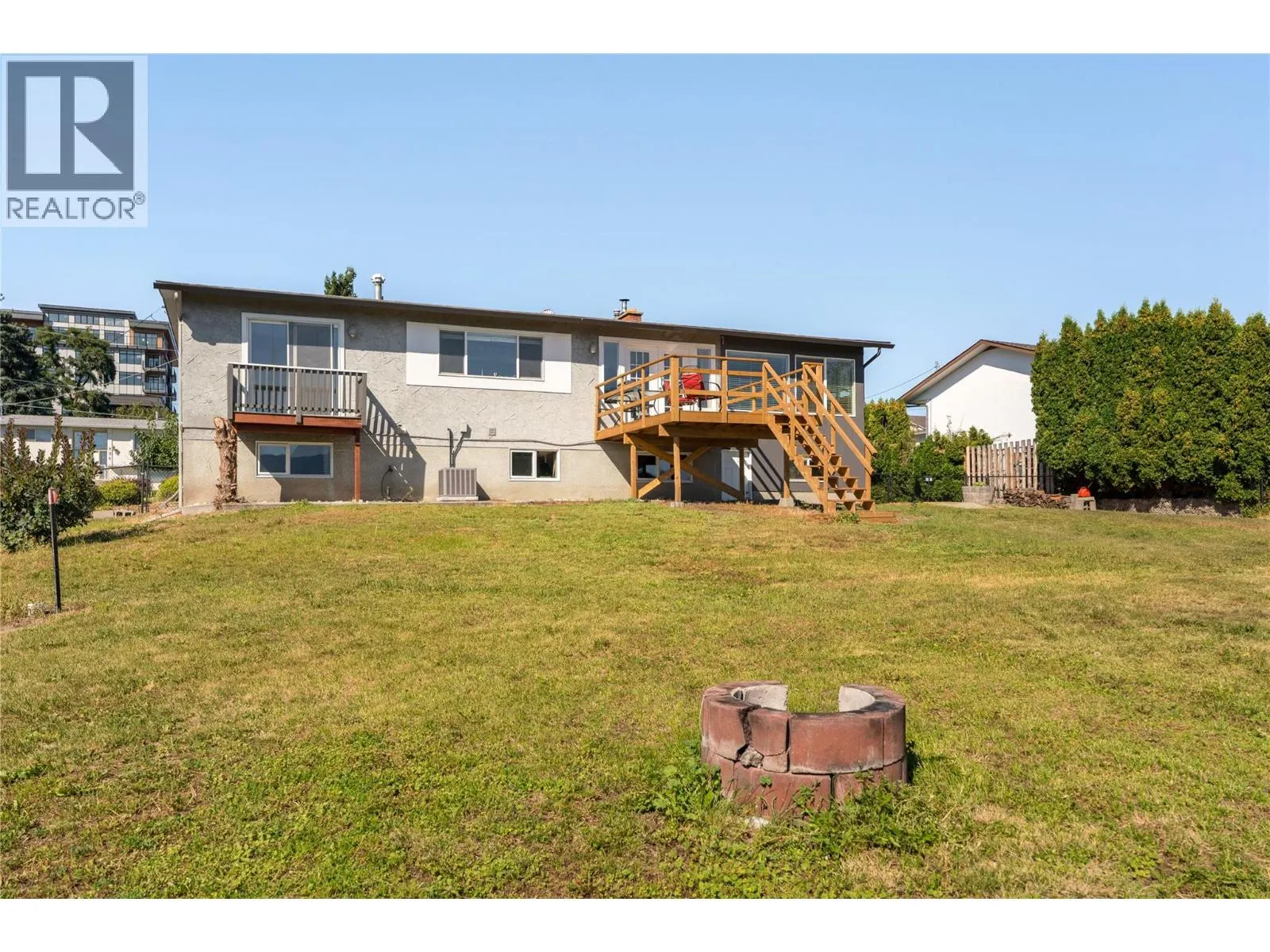 833 HAWTHORNE Road