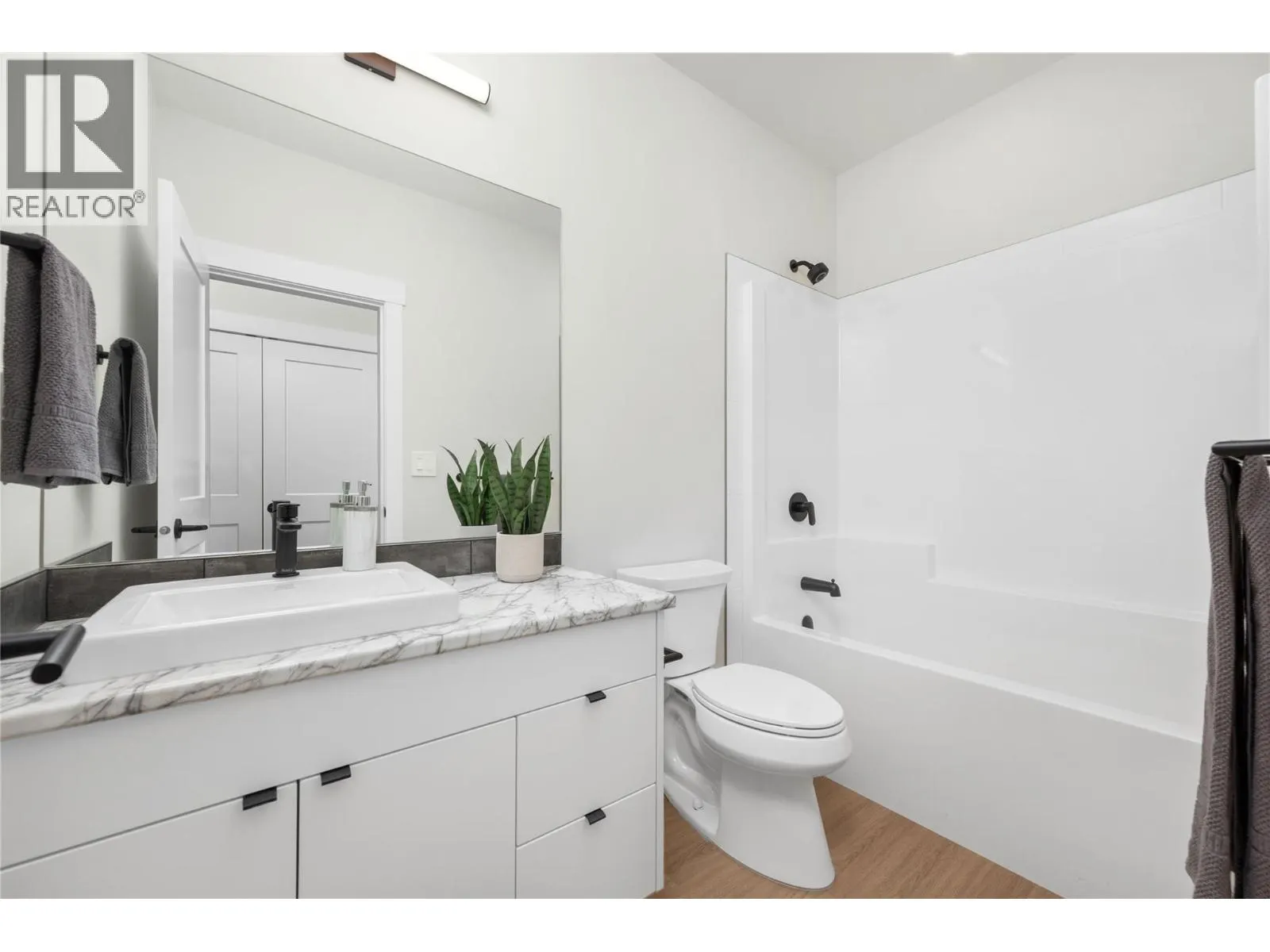 7760 Okanagan Landing Road Unit# 131 Lot# 34