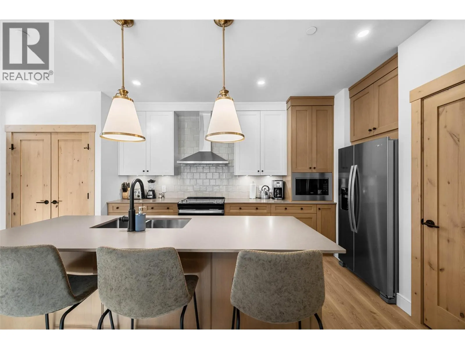 7005 MCGILLIVRAY LAKE Drive Unit# 16